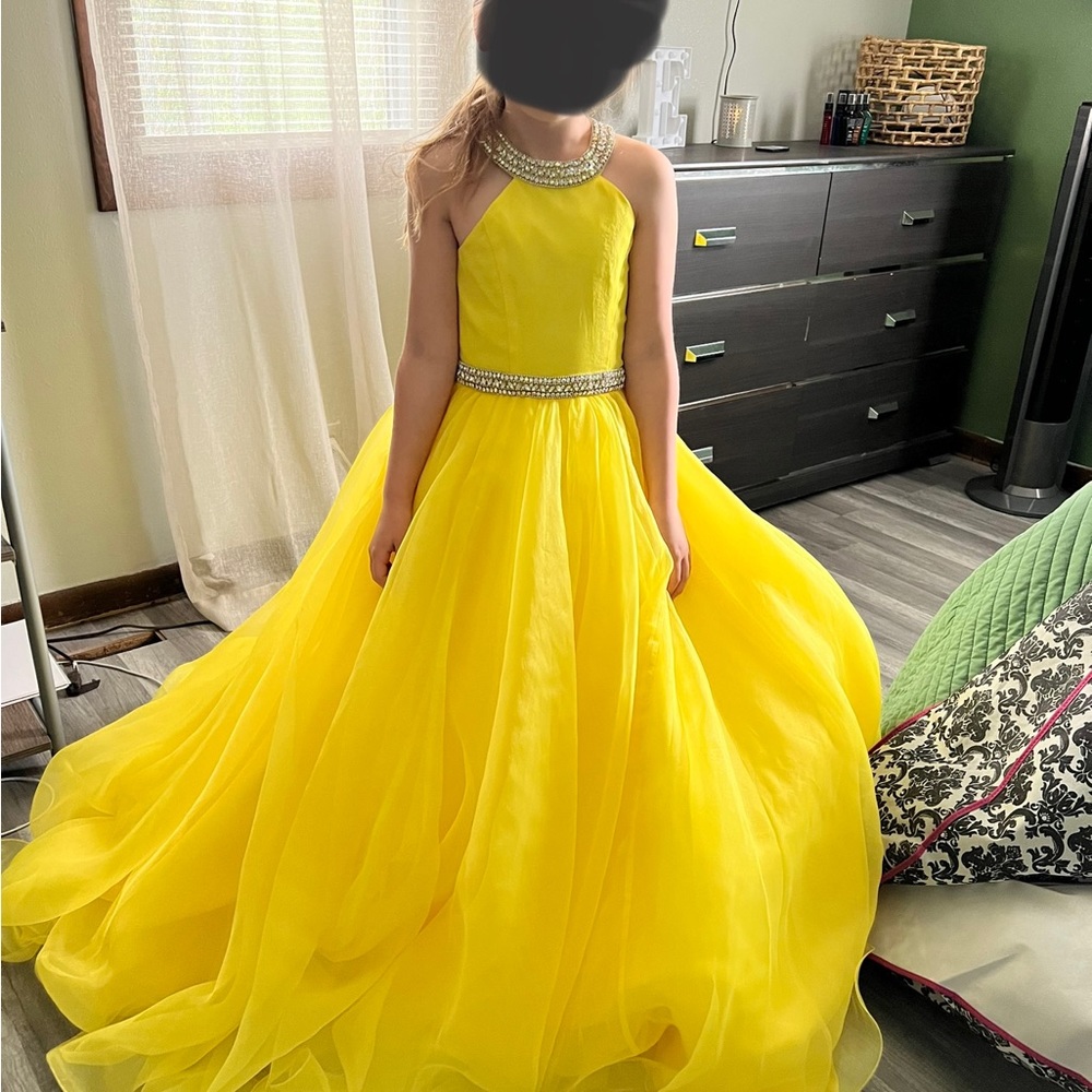Girls size 8 Johnathan kayne gown